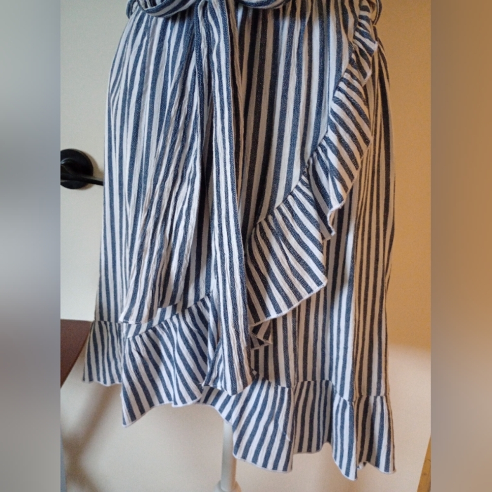 Morgan Taylor Blue and White Striped Ruffled Mini Dress Size Small - Picture 10 of 14